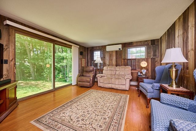 65 Blackberry Lane, Northampton, MA 01060