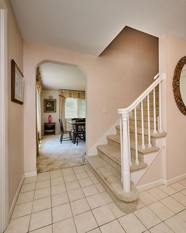 65 Blackberry Lane, Northampton, MA 01060