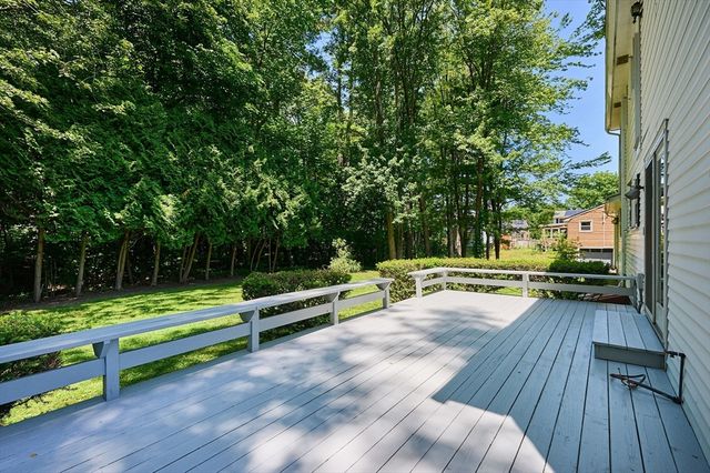 65 Blackberry Lane, Northampton, MA 01060
