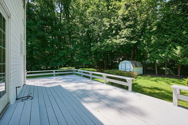 65 Blackberry Lane, Northampton, MA 01060