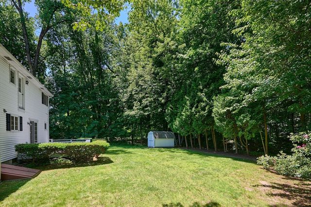 65 Blackberry Lane, Northampton, MA 01060