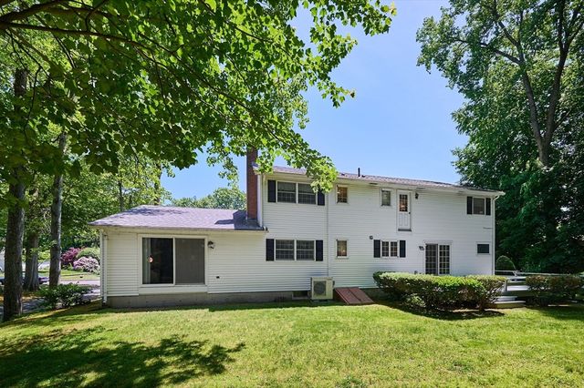 65 Blackberry Lane, Northampton, MA 01060