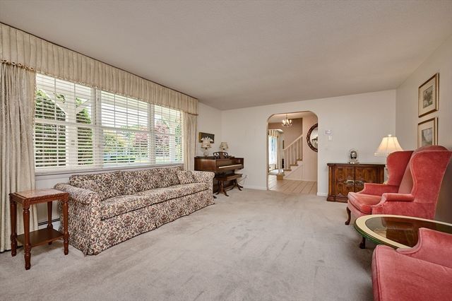 65 Blackberry Lane, Northampton, MA 01060