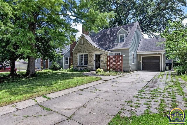 3115 SW 11th ST, Topeka, KS 66604