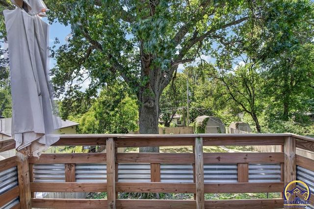 3115 SW 11th ST, Topeka, KS 66604