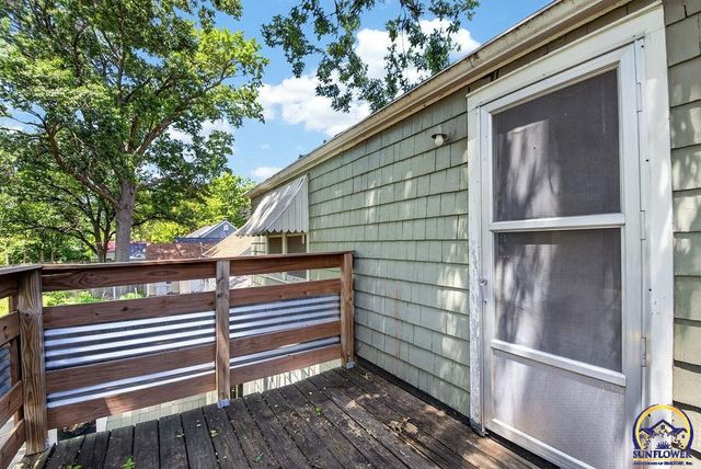 3115 SW 11th ST, Topeka, KS 66604