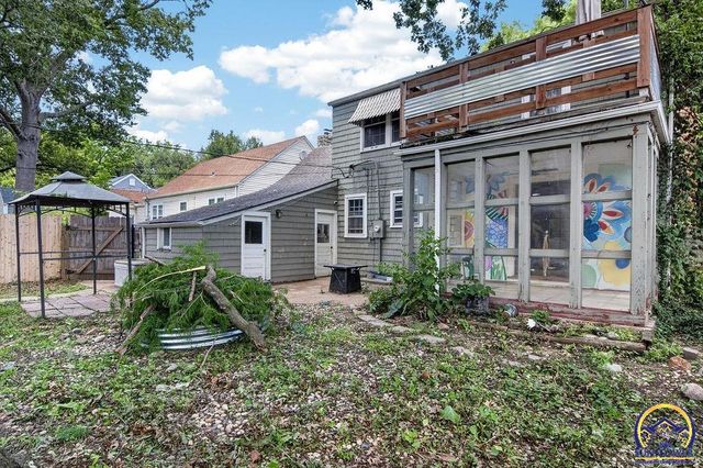 3115 SW 11th ST, Topeka, KS 66604