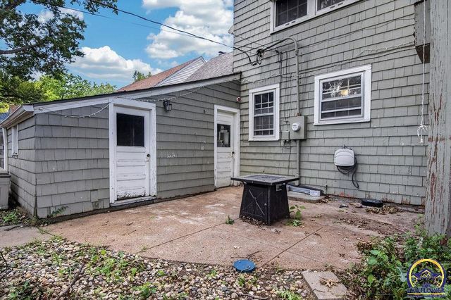 3115 SW 11th ST, Topeka, KS 66604