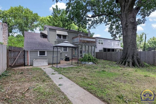 3115 SW 11th ST, Topeka, KS 66604