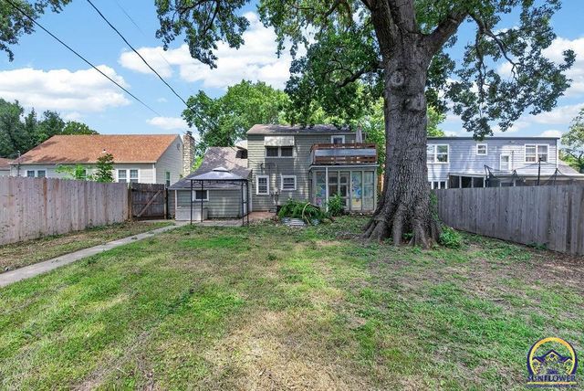3115 SW 11th ST, Topeka, KS 66604