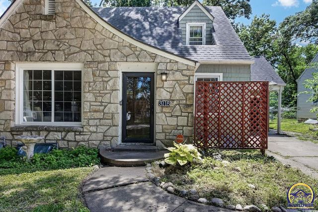 3115 SW 11th ST, Topeka, KS 66604