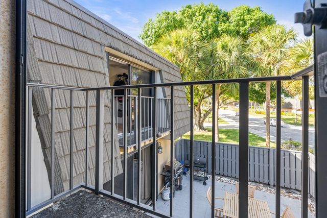 3611 36th Way, West Palm Beach, FL 33407