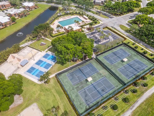 3611 36th Way, West Palm Beach, FL 33407