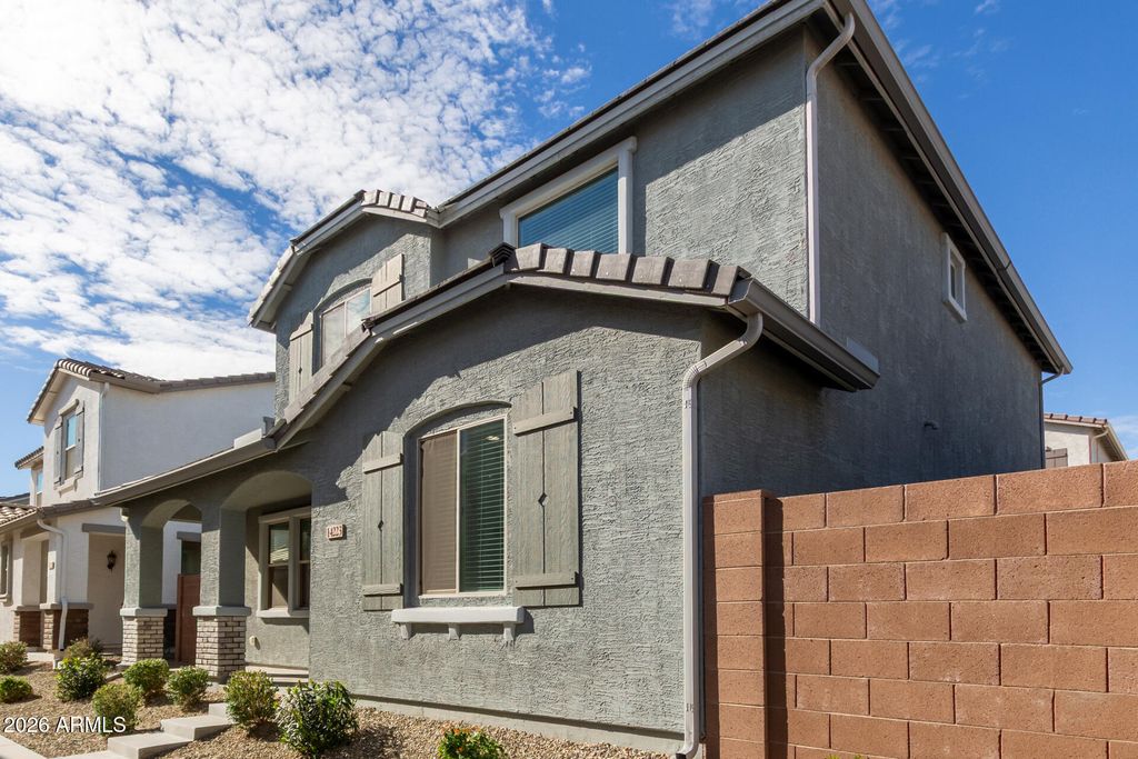 14223 W BRONCO Trail, Surprise, AZ 85387 — photo 4