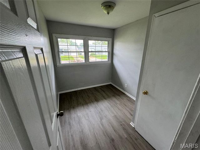 9838 Monarch Drive, St Louis, MO 63136