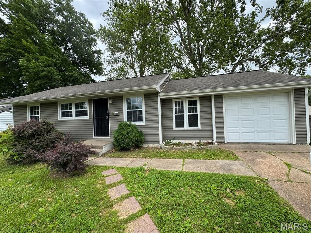 9838 Monarch Drive, St Louis, MO 63136