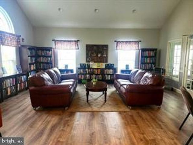 56 LIBERTY DR, Bensalem, PA 19020