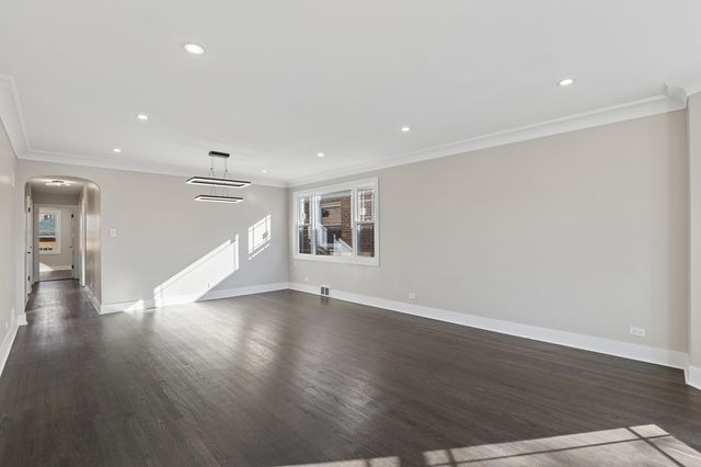 5547 N California Avenue, Chicago, IL 60625