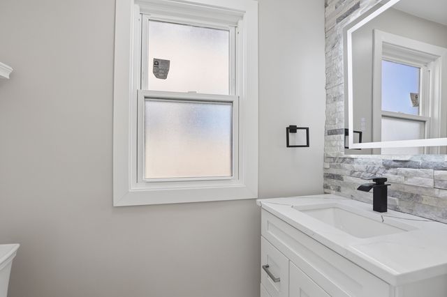 5547 N California Avenue, Chicago, IL 60625