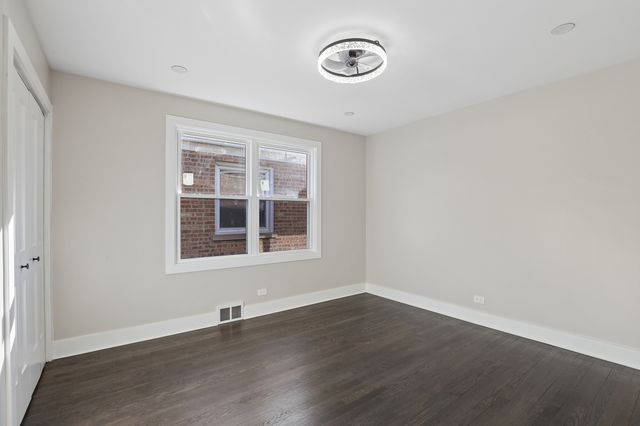 5547 N California Avenue, Chicago, IL 60625