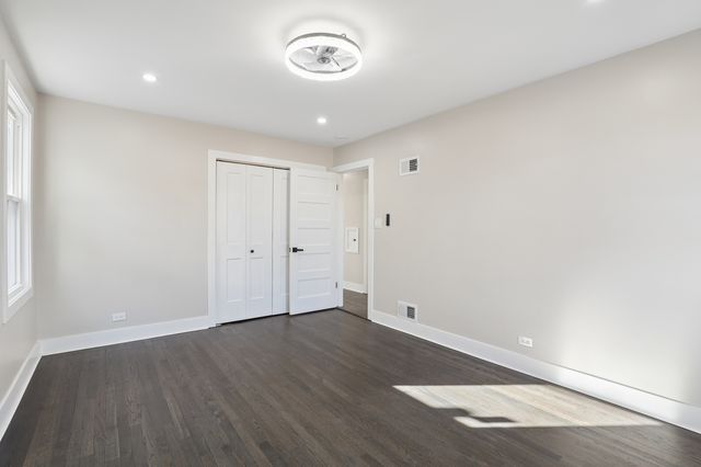 5547 N California Avenue, Chicago, IL 60625