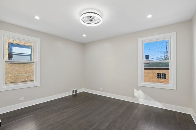 5547 N California Avenue, Chicago, IL 60625