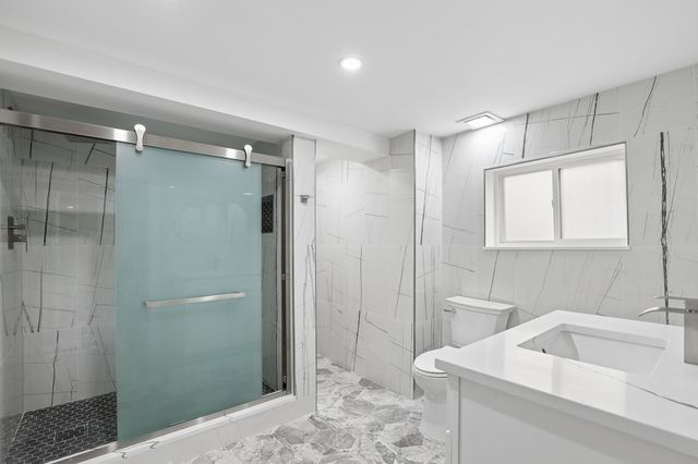 5547 N California Avenue, Chicago, IL 60625