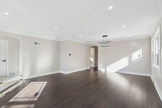 5547 N California Avenue, Chicago, IL 60625