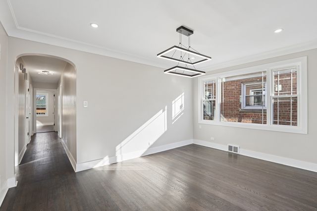 5547 N California Avenue, Chicago, IL 60625