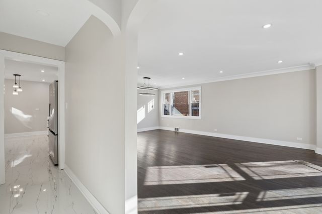 5547 N California Avenue, Chicago, IL 60625