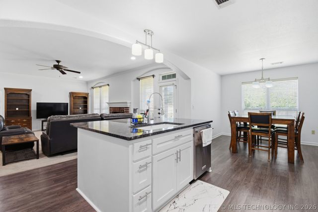 2702 Highwood Drive, Claremore, OK 74017