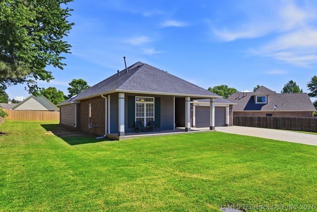 2702 Highwood Drive, Claremore, OK 74017