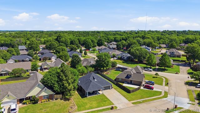 2702 Highwood Drive, Claremore, OK 74017
