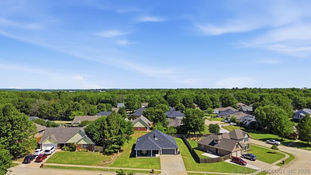 2702 Highwood Drive, Claremore, OK 74017