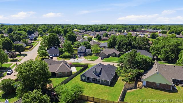 2702 Highwood Drive, Claremore, OK 74017