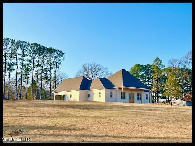 209 Dogwood Lane, Batesville, MS 38606