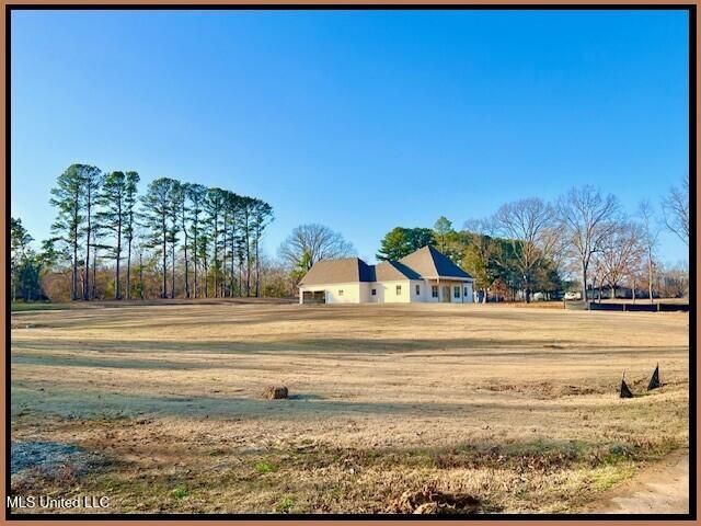 209 Dogwood Lane, Batesville, MS 38606