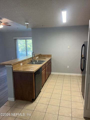 3680 KIRKPATRICK Circle 16-13, Jacksonville, FL 32210