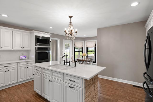 1033 Kacie Dr, Pleasant View, TN 37146