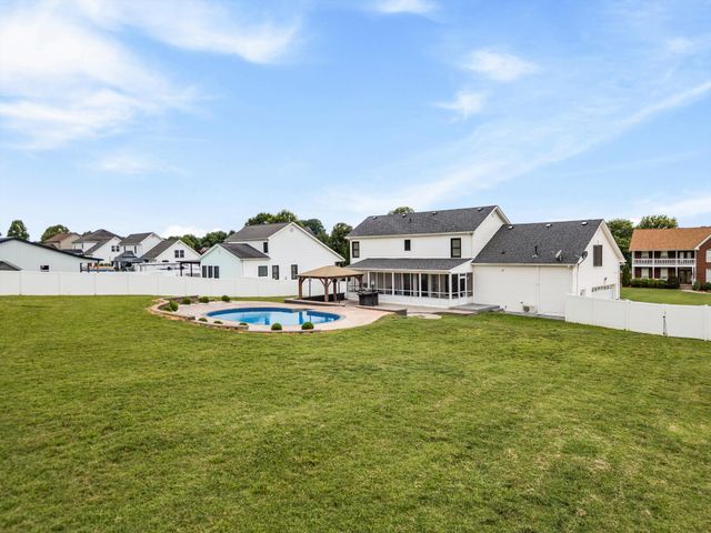1033 Kacie Dr, Pleasant View, TN 37146