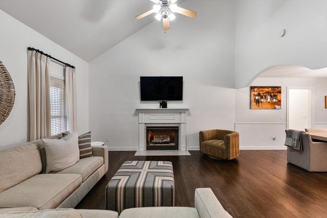 1033 Kacie Dr, Pleasant View, TN 37146