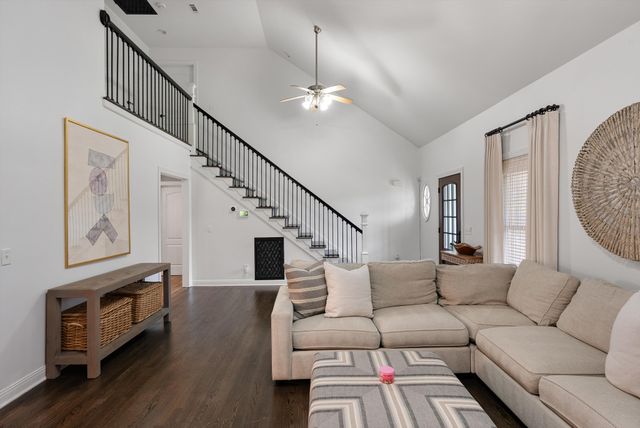 1033 Kacie Dr, Pleasant View, TN 37146