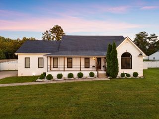 1033 Kacie Dr, Pleasant View, TN 37146