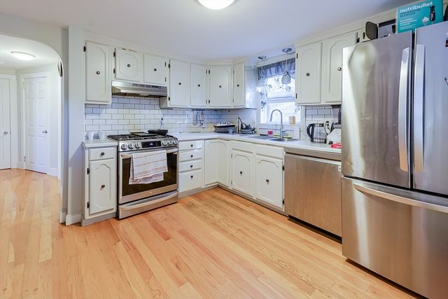 5 Oliver St, Randolph, MA 02368