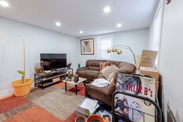 5 Oliver St, Randolph, MA 02368