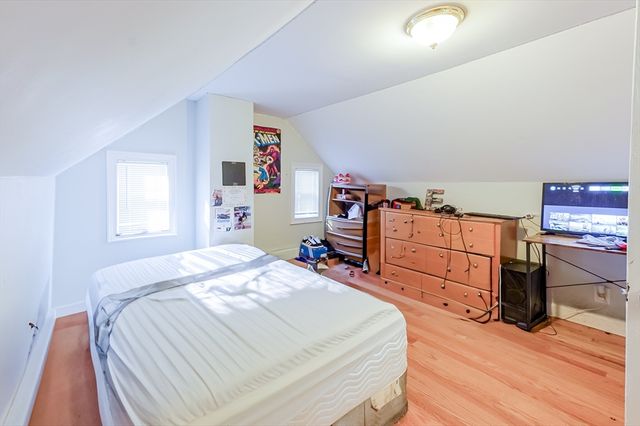 5 Oliver St, Randolph, MA 02368