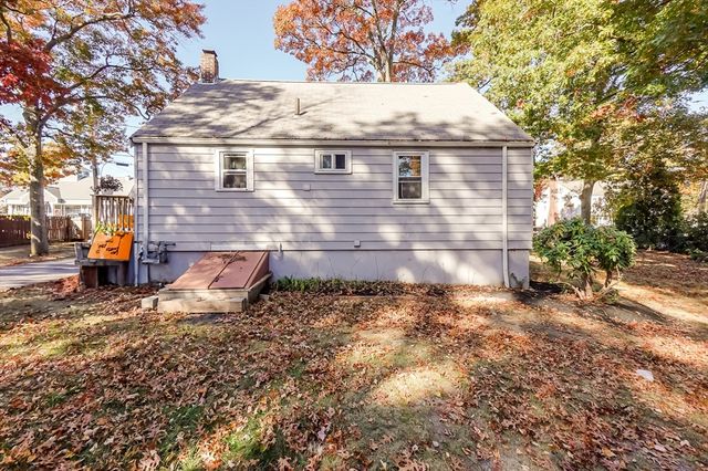 5 Oliver St, Randolph, MA 02368