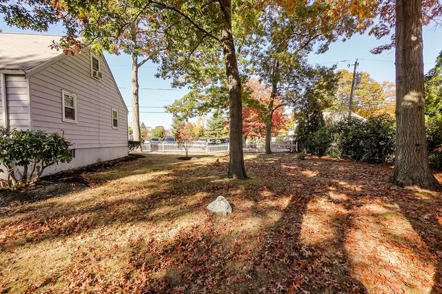 5 Oliver St, Randolph, MA 02368