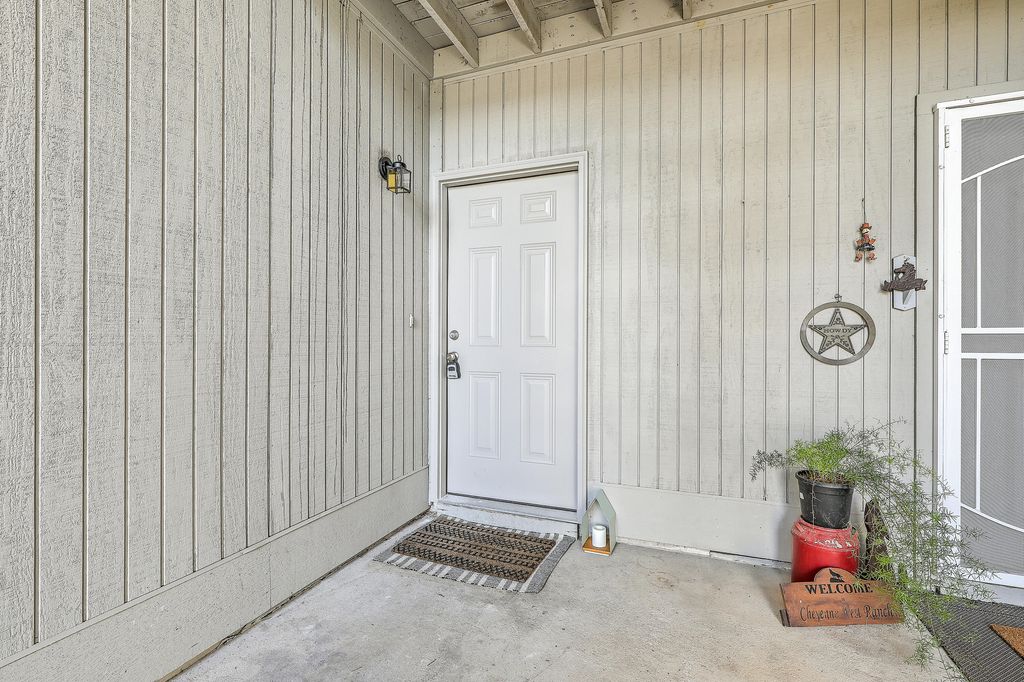 202 Greenmeadow Drive, Goose Creek, SC 29445