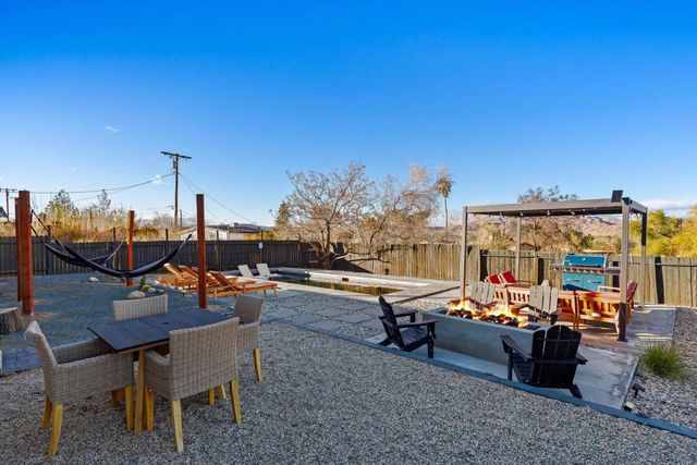 61664 Crest Circle Drive, Joshua Tree, CA 92252